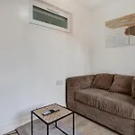 3 Bed Home W 2 Bathrooms &Free Parking Sleeps 6