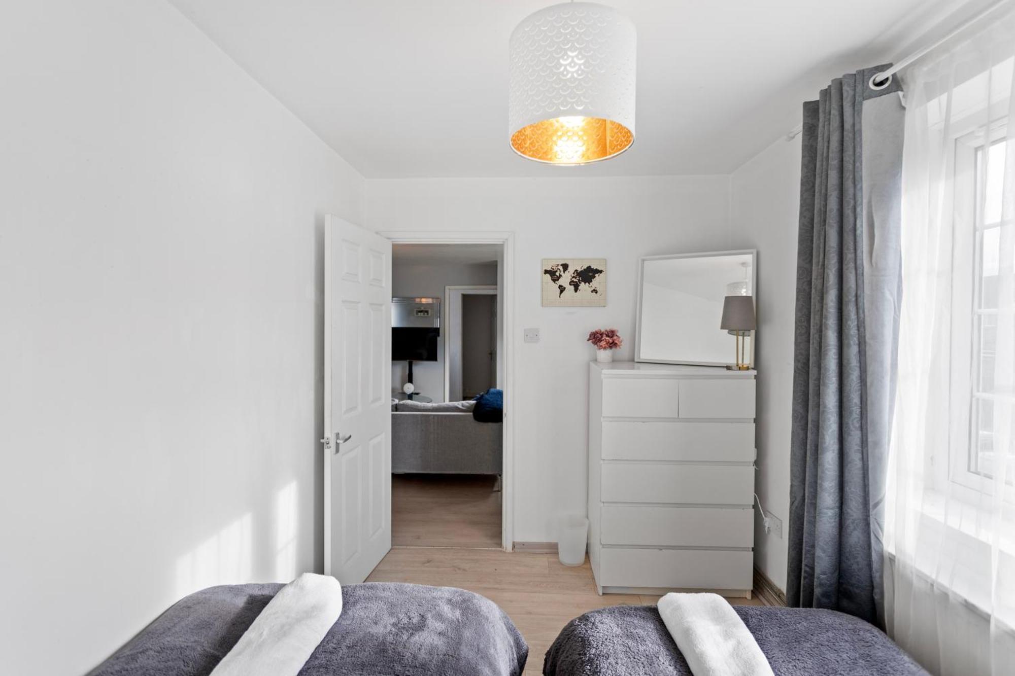 3 Bed W 2 Bathrooms &free Parking Sleeps 6 Ferienhaus London