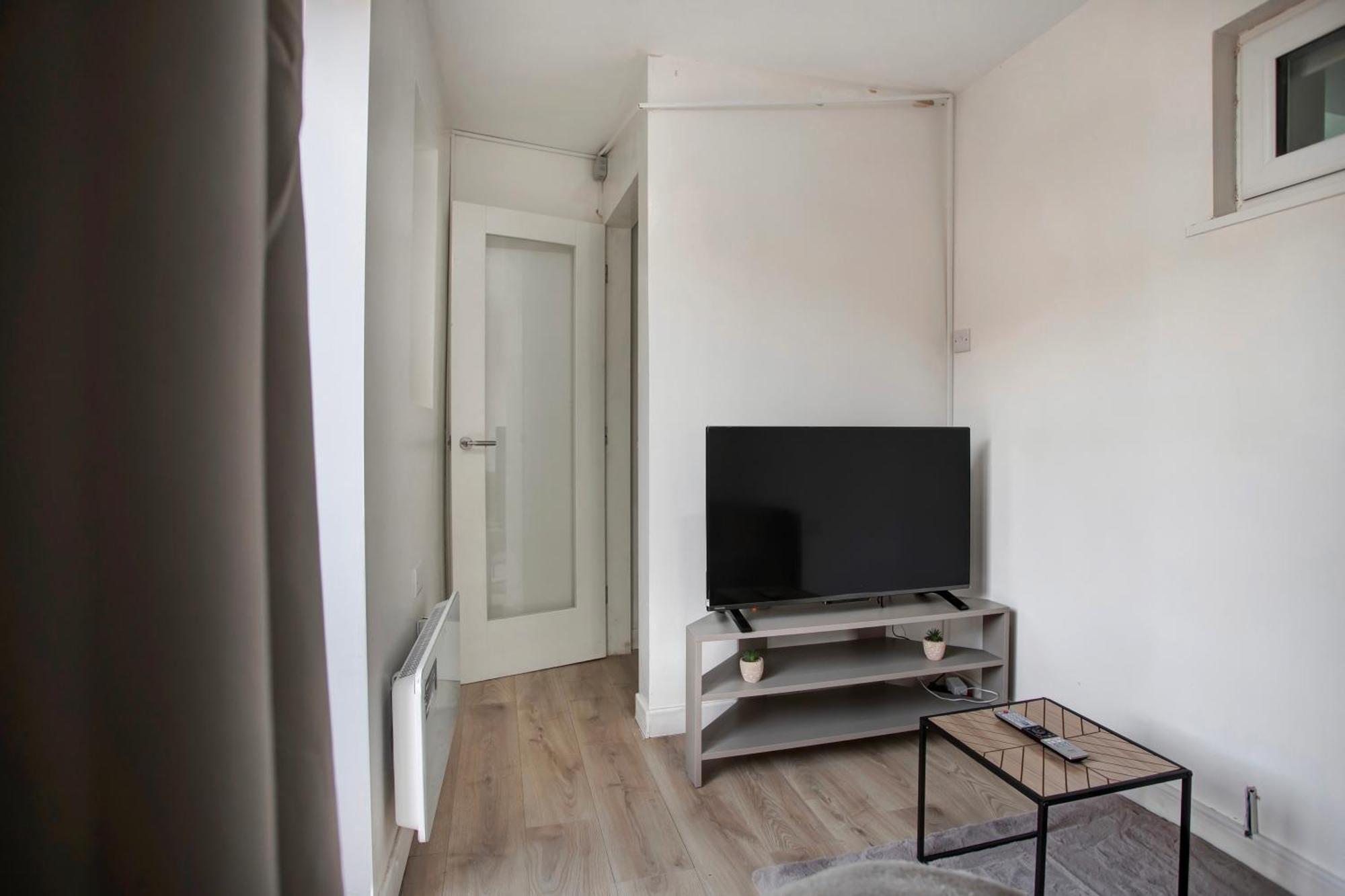 3 Bed W 2 Bathrooms &free Parking Sleeps 6 Ferienhaus *