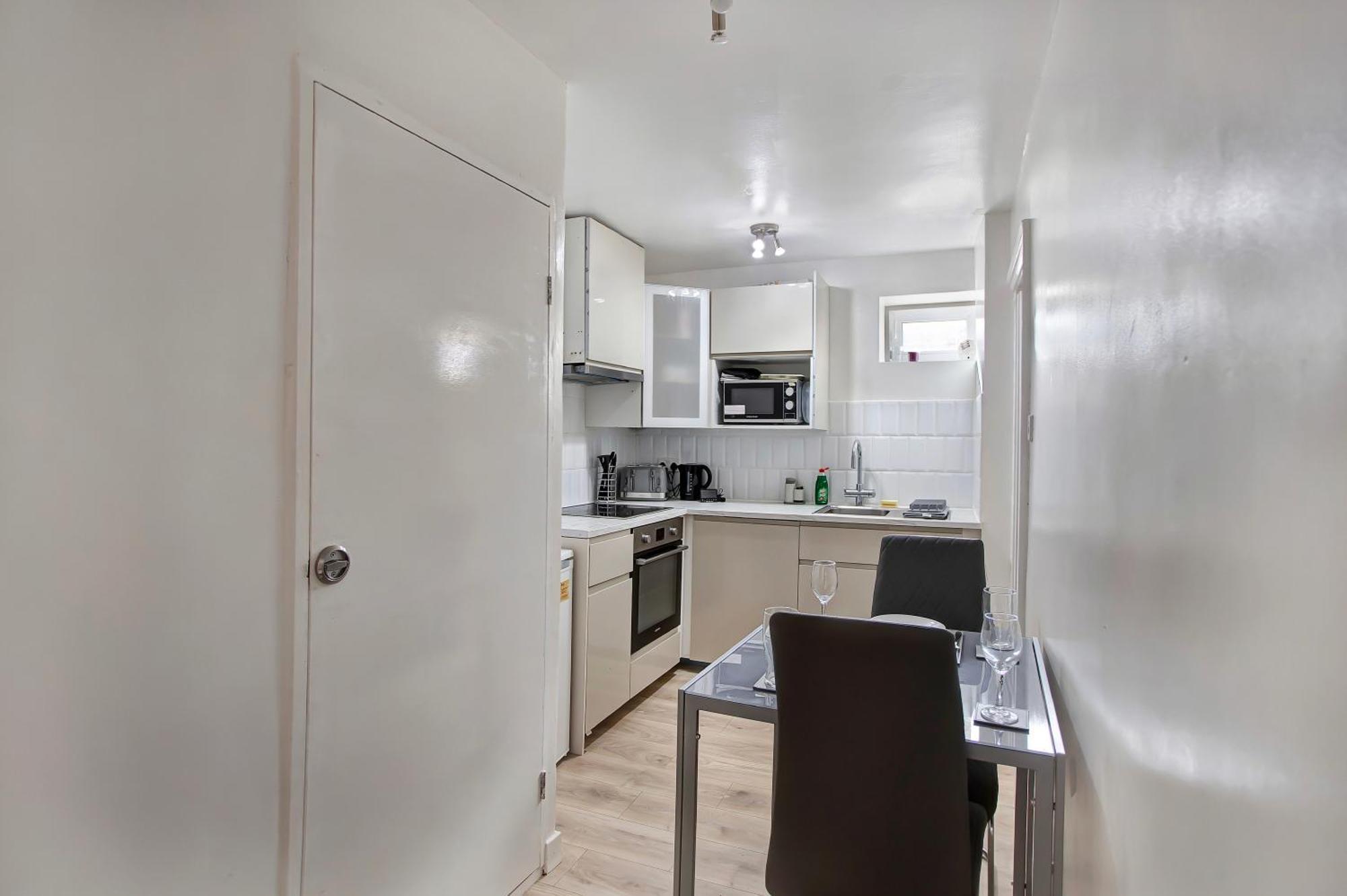 3 Bed W 2 Bathrooms &free Parking Sleeps 6 Ferienhaus London