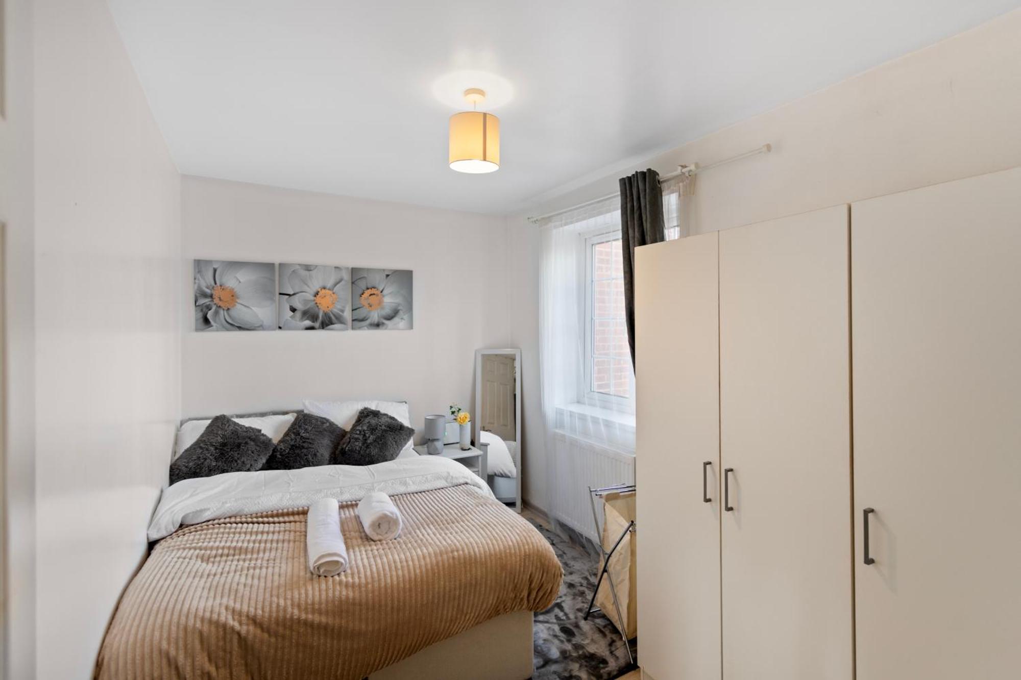 Ferienhaus 3 Bed W 2 Bathrooms &free Parking Sleeps 6