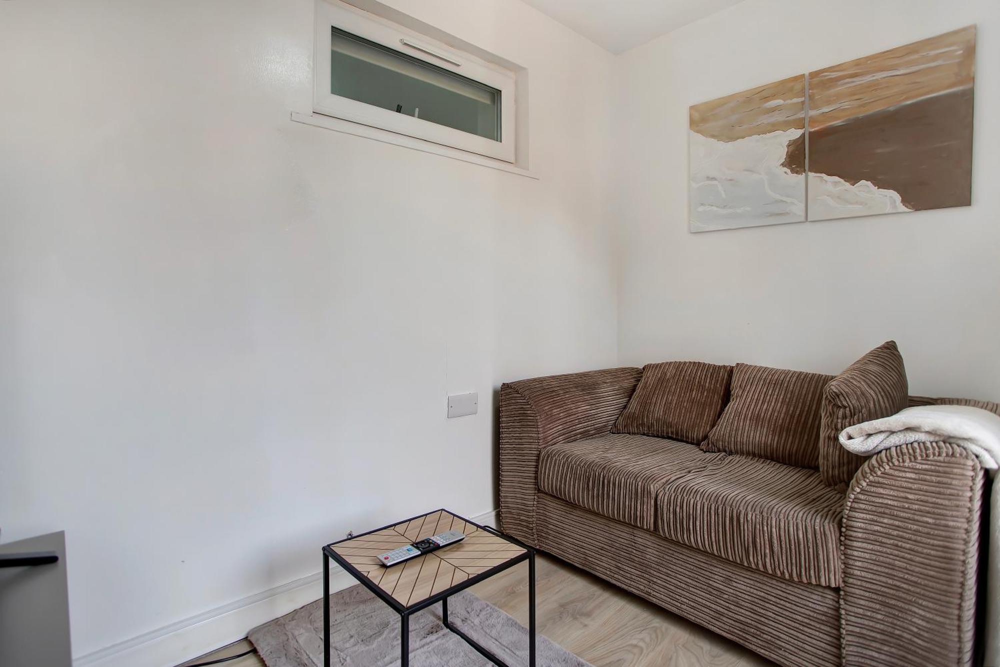 Hébergement de vacances 3 Bed W 2 Bathrooms &free Parking Sleeps 6 *